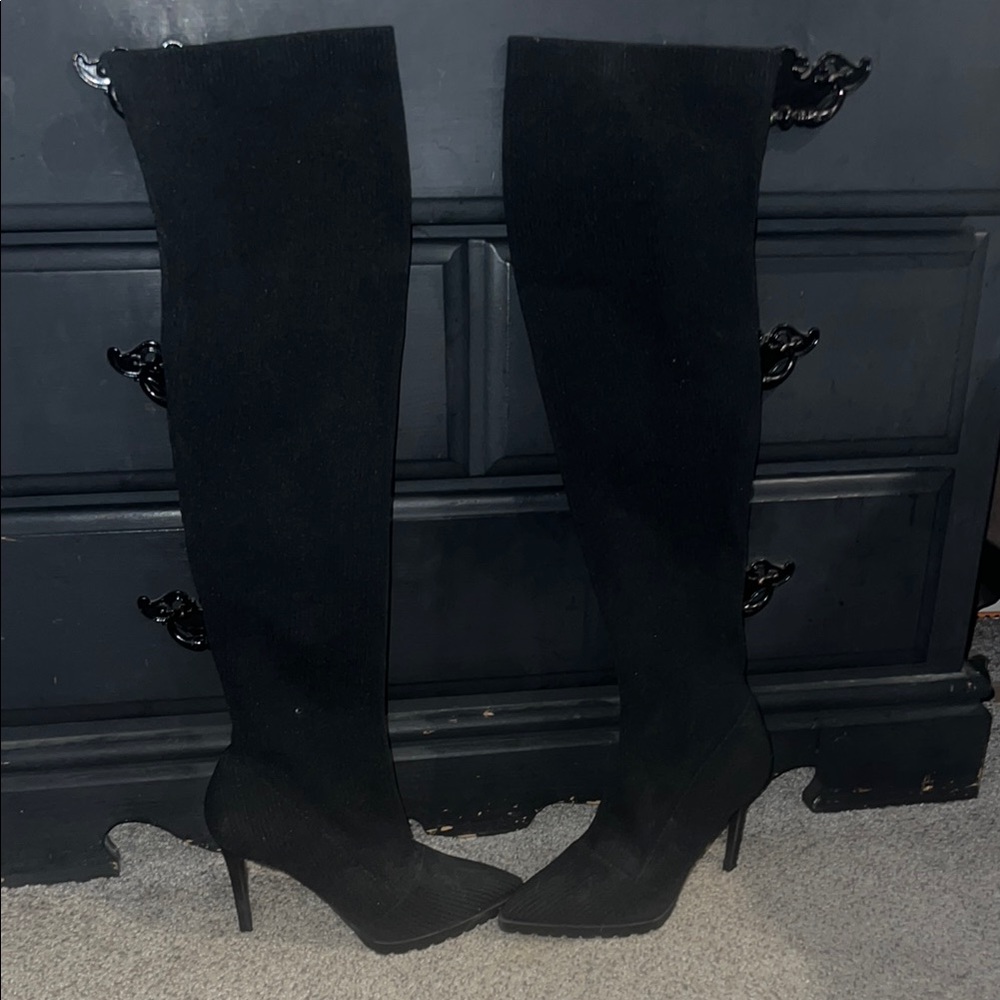 Elegant Black Over-the-Knee Boots